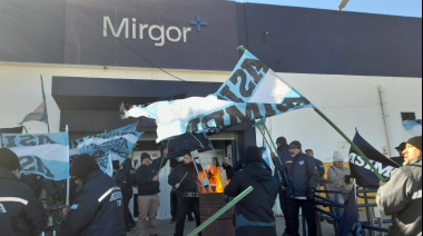 Protesta frente a la planta de Mirgor por la falta de supervisores