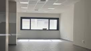 Fuerte retracción inmobiliaria: “Hay muchos locales vacíos y viviendas en venta”