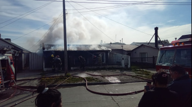 Se incendia una vivienda sobre la calle Borges