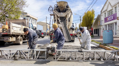 Intensifican los trabajos de bacheo en toda la ciudad