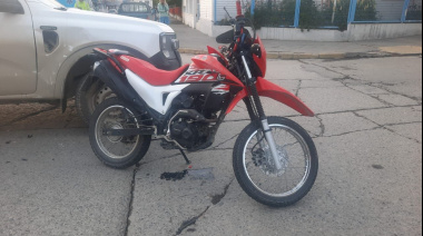 Motociclista al hospital luego del choque con una camioneta