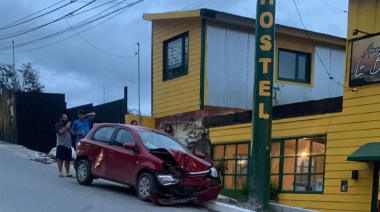 Choque entre dos automóviles, sin heridos