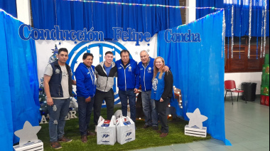 ATE entrega productos navideños a afiliados y afiliadas