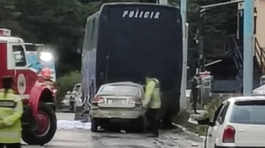 Un hombre impactó de lleno contra un micro estacionado y falleció en el acto