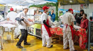 Precios accesibles y producción local en el Mercado Navideño de Río Grande