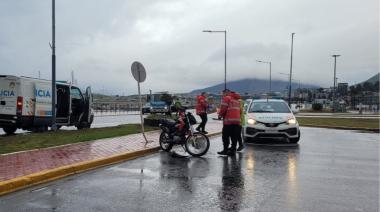 Un motociclista murió tras despistar y chocar