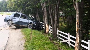 Despiste y vuelco: un hombre y sus tres hijas menores fueron hospitalizados