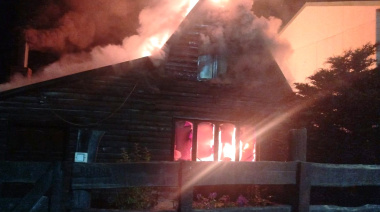Tolhuin: se incendió por completo una vivienda y no hubo personas heridas