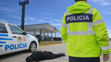 Escándalo en YPF Circunvalación: cliente no pagó combustible, agredió a un policía y terminó detenido