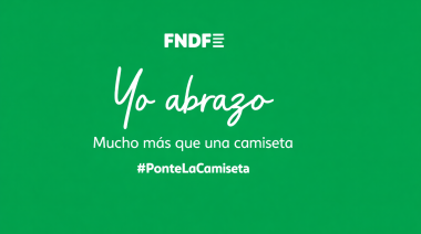 Abrazo solidario en el Paseo del Fuego por el Día Internacional del Cáncer Infantil