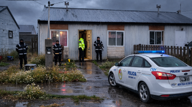 Tras un robo en un vehículo, la Policía allanó viviendas y encontró una tarjeta sustraída