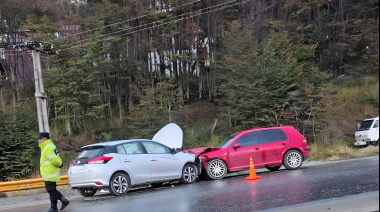 Varios heridos tras un fuerte impacto frontal