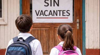 Más de 700 estudiantes fueguinos permanecen sin un banco escolar