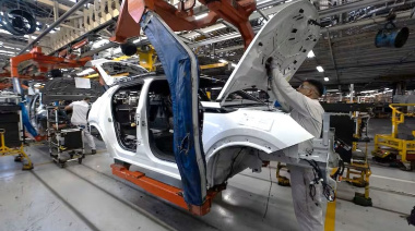 Recortes en automotrices anticipan impacto en la cadena productiva y preocupan en Tierra del Fuego