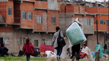 La pobreza en Argentina se ubicó en el 28,2% y alcanza su nivel más bajo en siete años