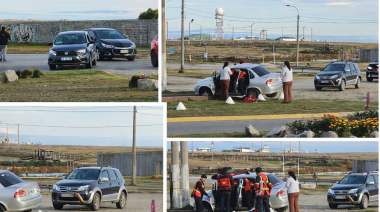 Choque entre dos vehículos en la rotonda de la Trucha: una conductora fue hospitalizada