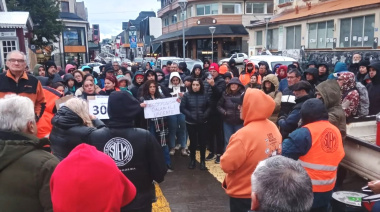 Ushuaia: paritarias trabadas, reuniones en reserva y trabajadores en la puerta