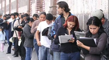 Cuatro de cada diez argentinos buscan un segundo empleo para llegar a fin de mes