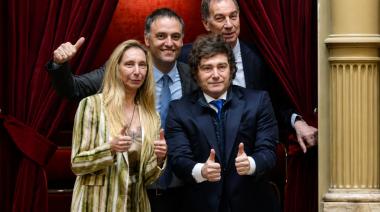 El Gobierno monta una puesta en escena para sostener a Adorni en su momento más crítico