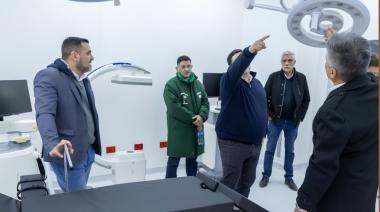 Fotos, inauguración y deuda: la UOM debe $800 millones mientras inaugura una clínica vacía