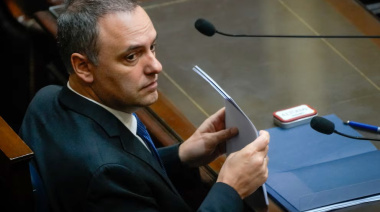 Adorni insite: habla de “mentiras”, niega viajes y asegura que la causa “no tiene gollete