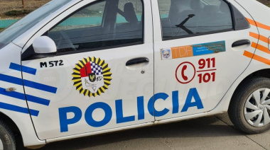 Intentó salir de La Anónima sin pagar y cayó con seis botellas de aceite de oliva ocultas en el mameluco