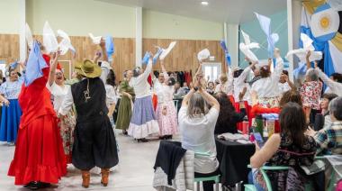 Papa Francisco: Generaciones unidas en una peña folklórica