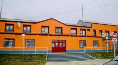Por problemas en el gimnasio, estudiantes del Haspen mantienen una sentada