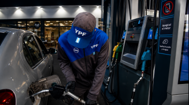 Argentina rompe otro récord: el combustible subió más que en cualquier país petrolero vecino