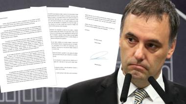 Manuel Adorni renunció al Gobierno y responsabilizó a la prensa por su caída