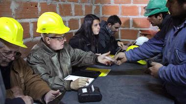 Empresas podrán regularizar trabajadores con quitas de hasta el 90% de sus deudas