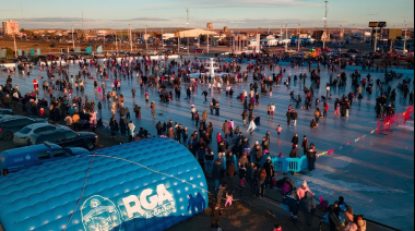 Gran convocatoria en la pista de hielo del Cono de Sombra durante las vacaciones