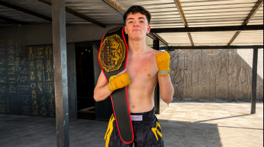 Orgullo riograndense: “Licha” Lisarazu debutó, ganó por nocaut y se consagró campeón en Córdoba