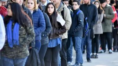 6 de cada 10 jóvenes trabajan sin derechos