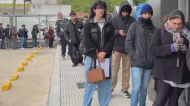 Argentina pierde empleos y el salario mínimo es el más bajo en 23 años