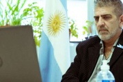 El ministro López Silva reconoció demoras en pagos docentes y anunció un nuevo sistema para resolverlo