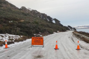 Riesgo extremo por hielo lavado en rutas “J” y “30”