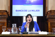 La "Banca de la Mujer" debate los recortes del gobierno y el impacto en las comunidades