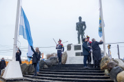 Por ordenanza, la Bandera del Ejército de los Andes se izó este 17 de agosto