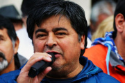 Estatales marchan a Casa de Gobierno en Ushuaia y advierten con un paro