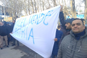 Veteranos de Malvinas junto a los gremios, se manifiestan contra Milei