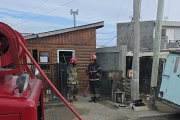 Incendio en barrio Perón sofocaron un principio de fuego en una vivienda