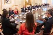 Milei se reune con gobernadores tras su triunfo electoral