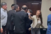 La senadora Cristina López protagonizó un escándalo al intentar forzar un despacho este lunes