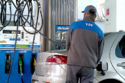 YPF baja en promedio un 2% el precio de la nafta en todo el país