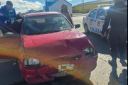 A las 9 de la mañana, alcoholizado chocó con tres autos estacionados
