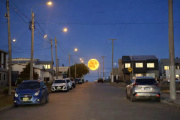 La Luna de Nieve 2026 iluminó el cielo fueguino