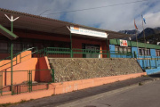 Padres reclaman soluciones urgentes por el abandono de la Escuela 16
