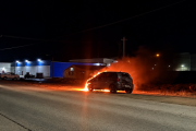Voraz incendio destruyó un Volkswagen Fox en Ruta 3