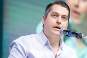 “Hay urgencias, hay prioridades y la reforma de la constitución no es ninguna de las dos”